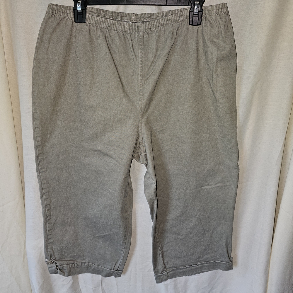 Croft & Barrow Gray Capris